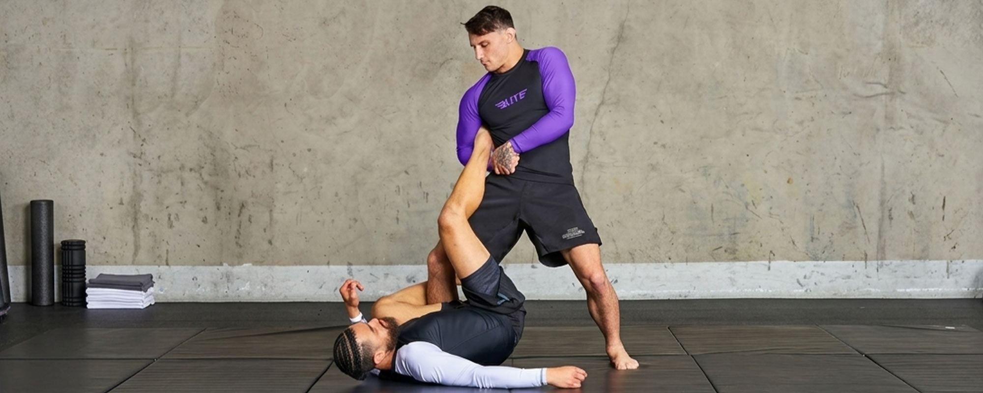 Best-Breathable-Mens-Rash-Guard-for-Long-BJJ-Sessions