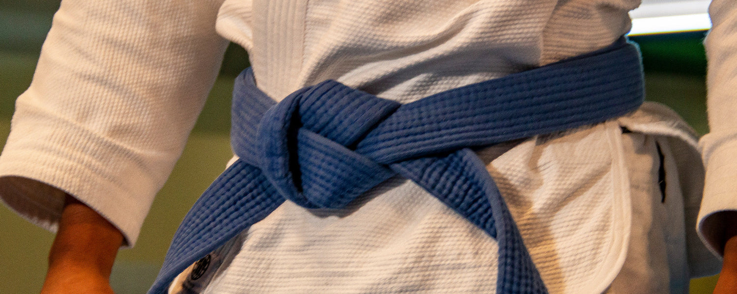 Mastering the Gracie Knot in BJJ: The Art of Tying Your BJJ Belt
