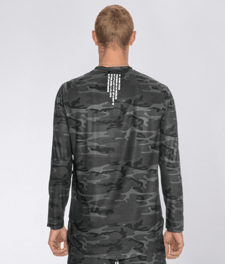 Born Tough Air Pro™ Long Sleeve Extended Scallop Hem Fitted Tee Gym Workout Shirt For Men Grey Camo