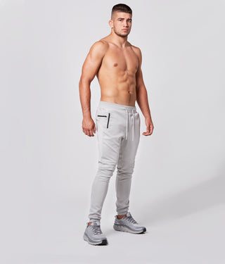 8600. Momentum Fitted Signature Jogger Steel Gray